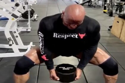 Dwayne "The Rock" Johnson Crushes 5 "Monster Sets" of a Leg Workout