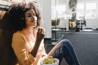 4 Delicious, High-Fiber Snacks With Fruit That Secretly Upgrade Your Lunchbox Favorites