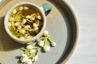 Jasmine Tea Doesn’t Just Smell Like Bliss—It’s Also Beneficial for Your Gut, Mood, and Skin