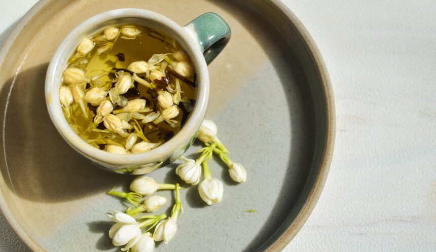 Jasmine Tea Doesn’t Just Smell Like Bliss—It’s Also Beneficial for Your Gut, Mood, and Skin