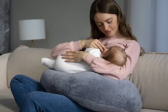 Why do you gain weight after you stop breastfeeding?