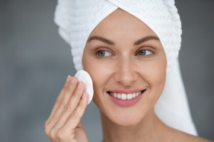 Astringent vs Toner: What should you use for your skin, and why?