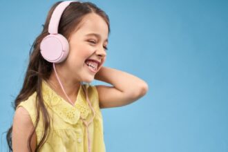 8 tips to protect your children against hearing loss