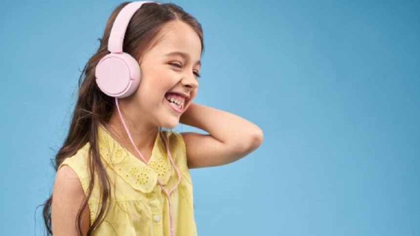 8 tips to protect your children against hearing loss