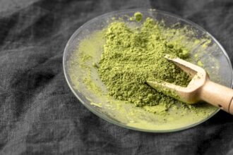 How to use moringa powder for weight loss, healthy skin and hair