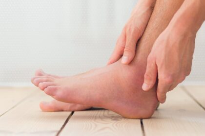 6 reasons why you may have swollen ankles, and how to prevent it