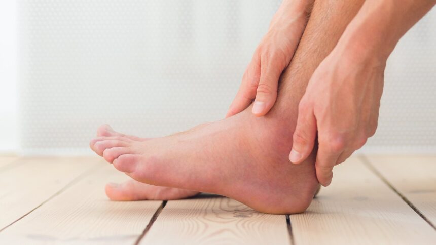 6 reasons why you may have swollen ankles, and how to prevent it