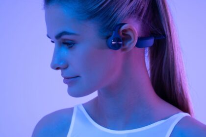 These 7 Bone-Conduction Headphones Are a Safer, Less-Gross Alternative to Earbuds