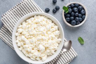 How to Turn a Tub of Cottage Cheese Into a Week’s Worth of High-Protein Breakfasts