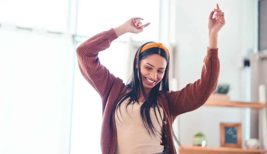 You Don’t Need Rhythm To Reap the Mood-Boosting and Heart-Healthy Benefits of These Beginner Dance Cardio Classes