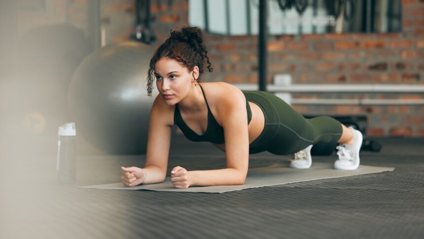 7 exercises to help you nail a 1-minute plank!