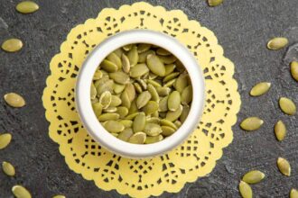 Raw or roasted pumpkin seeds