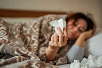 How are HMPV symptoms different from common cold?