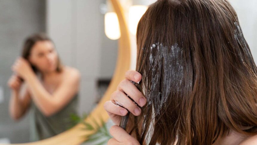 6 simple honey hair masks to get silky and smooth tresses