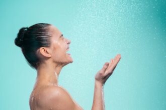 Hot or cold shower: Which one is the best post-workout choice?